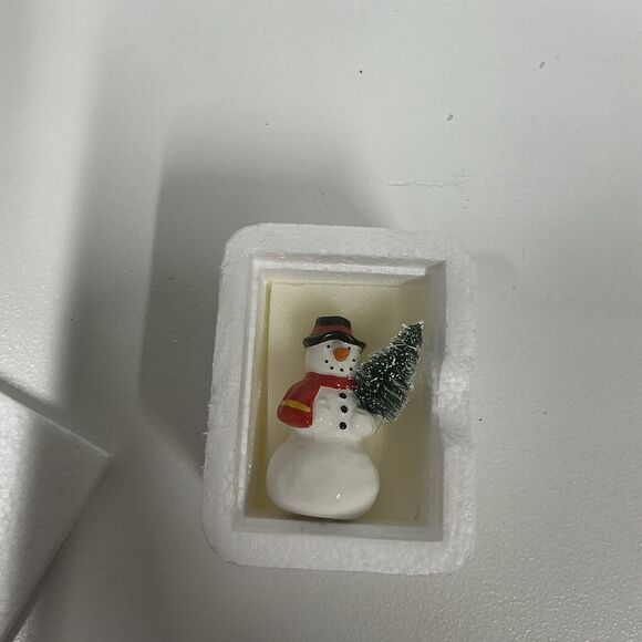 Department 56 A Jolly Happy Soul - 4020249 Snowman With Tree - Picture 2 of 5